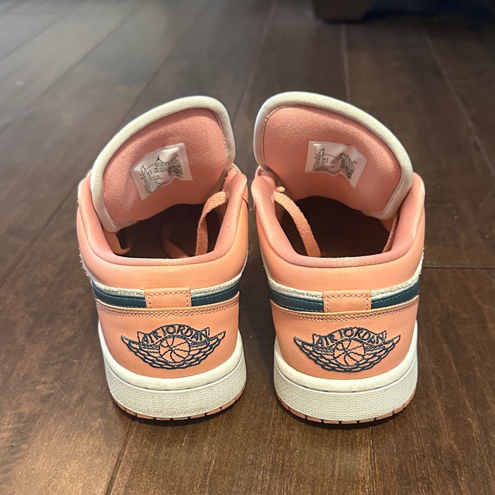 Nike Air Jordan Low Sneakers in Pink/Beige/Green swoop